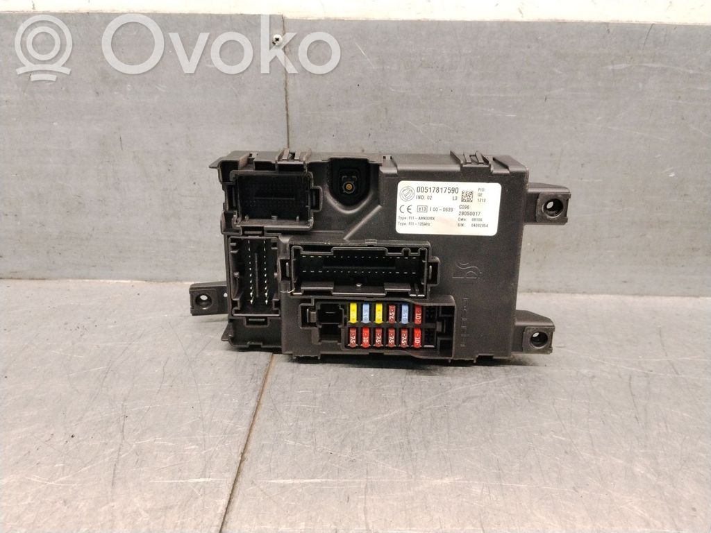 Fiat Grande Punto Skrzynka bezpieczników / Komplet 
