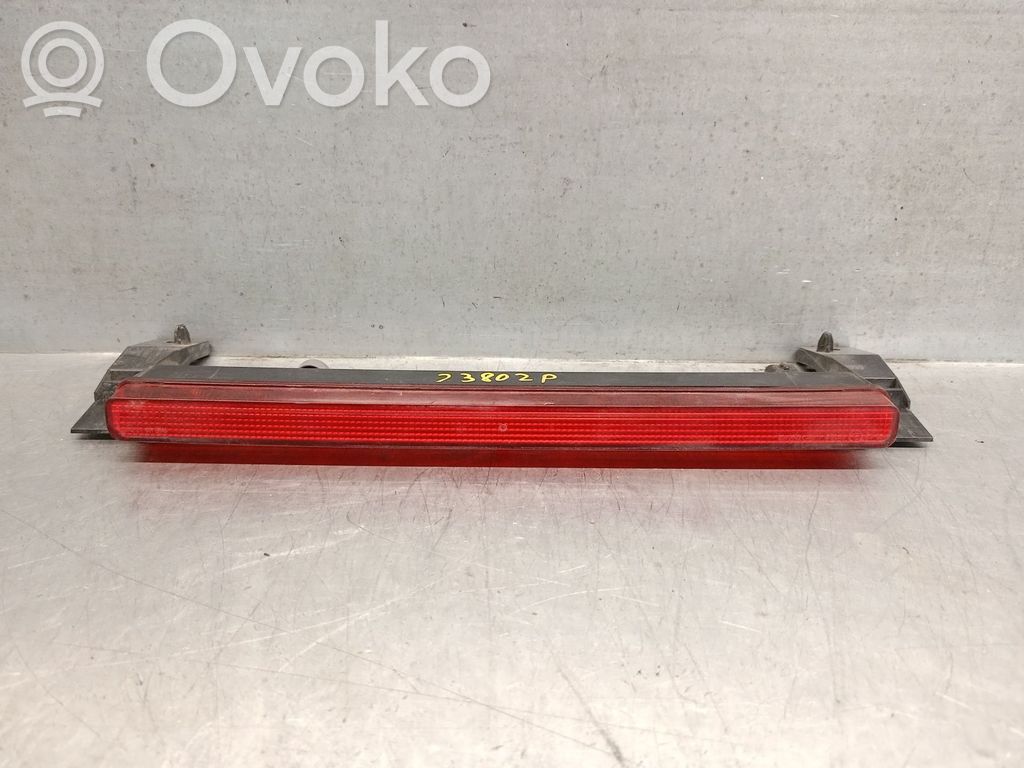 Volvo XC40 Third/center stoplight 