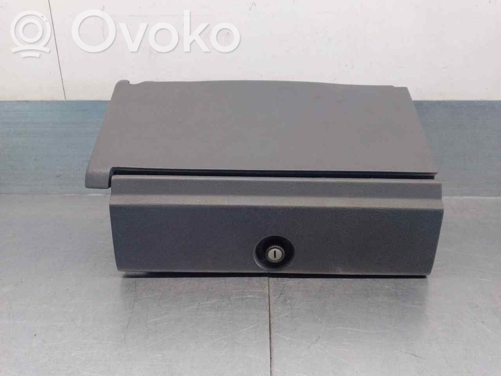 Guantera   6840699
