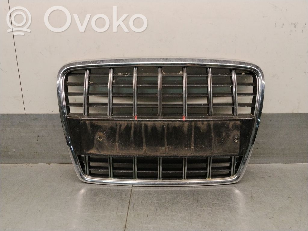 Atrapa chłodnicy / Grill   1099012