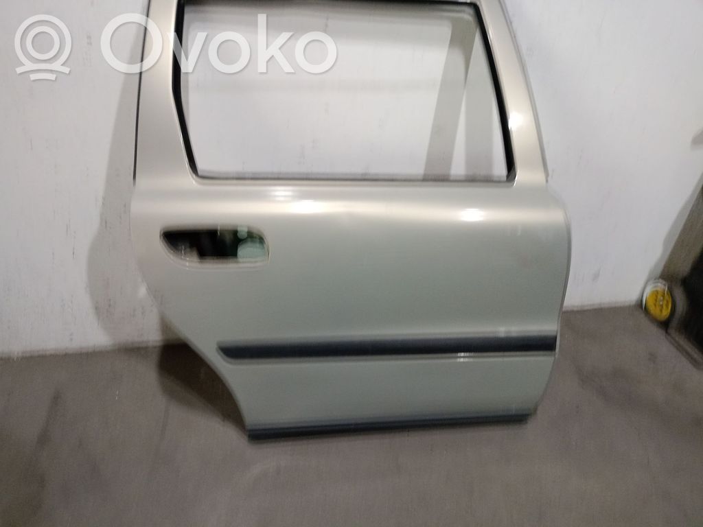 Volvo V70 Puerta trasera 