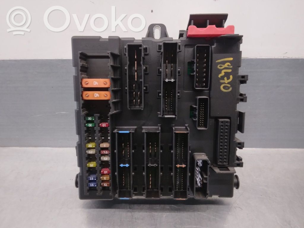 Opel Vectra C Juego de caja de fusibles 