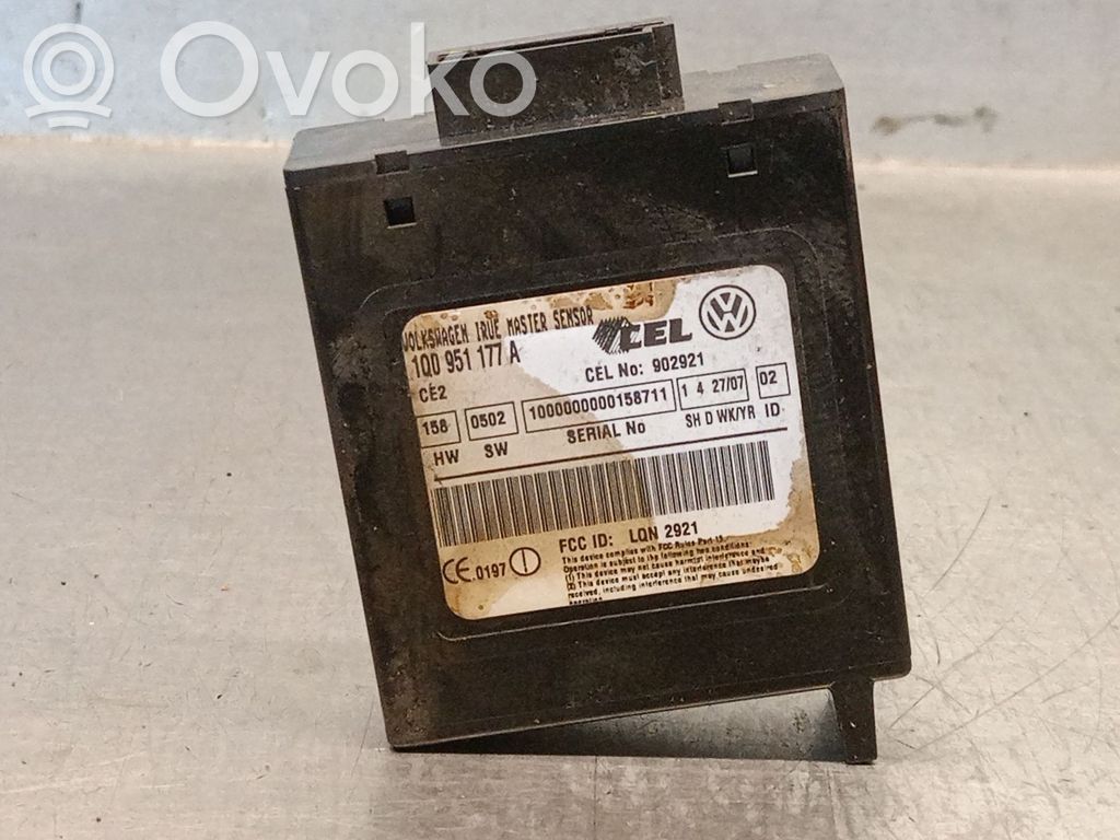Sonstige Steuergeräte / Module   1Q0951177A,902921