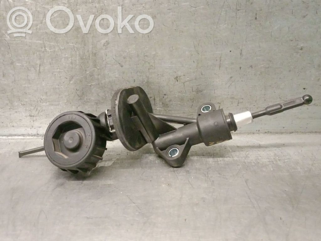 Opel Corsa D Kytkinpoljin 