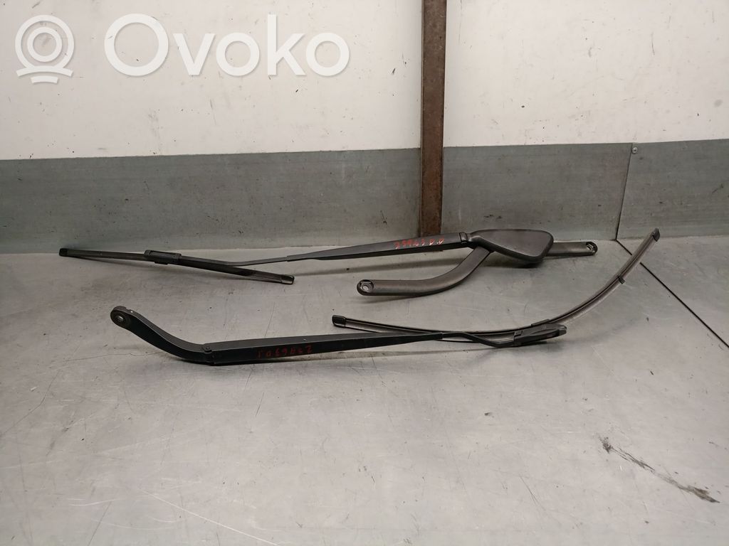 Renault Grand Modus Braccio della spazzola tergicristallo anteriore 