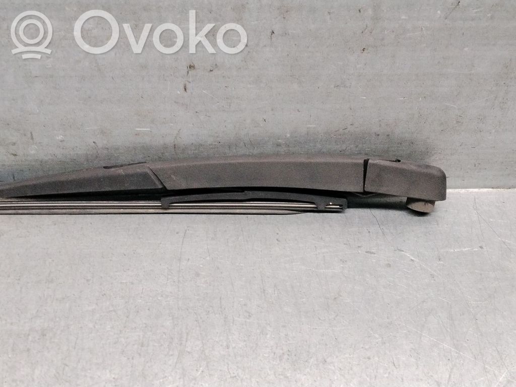 Peugeot 5008 Braccio della spazzola tergicristallo posteriore