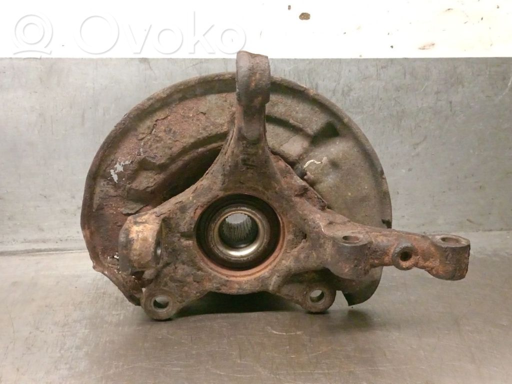 Mitsubishi Colt Achsschenkel vorne