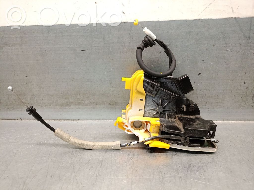 KIA Ceed Front door lock 