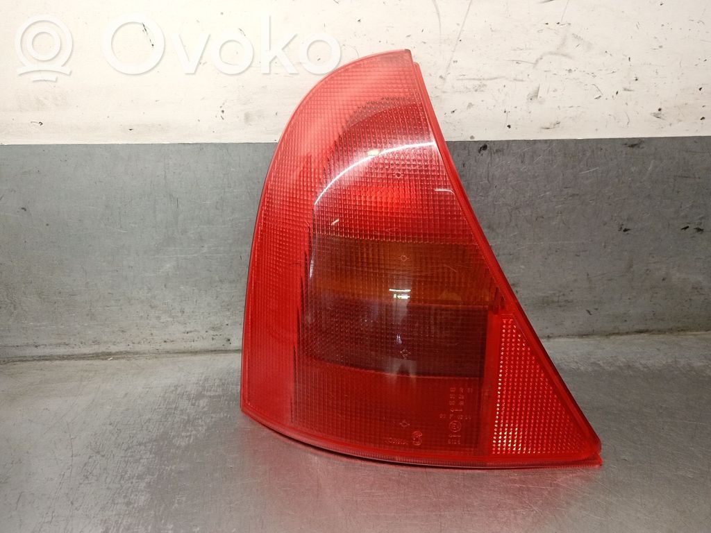 Renault Clio II Luz trasera/de freno 