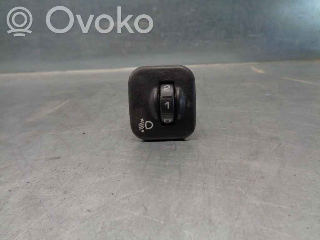 Interruptor de control del panel de luces   56010204AE