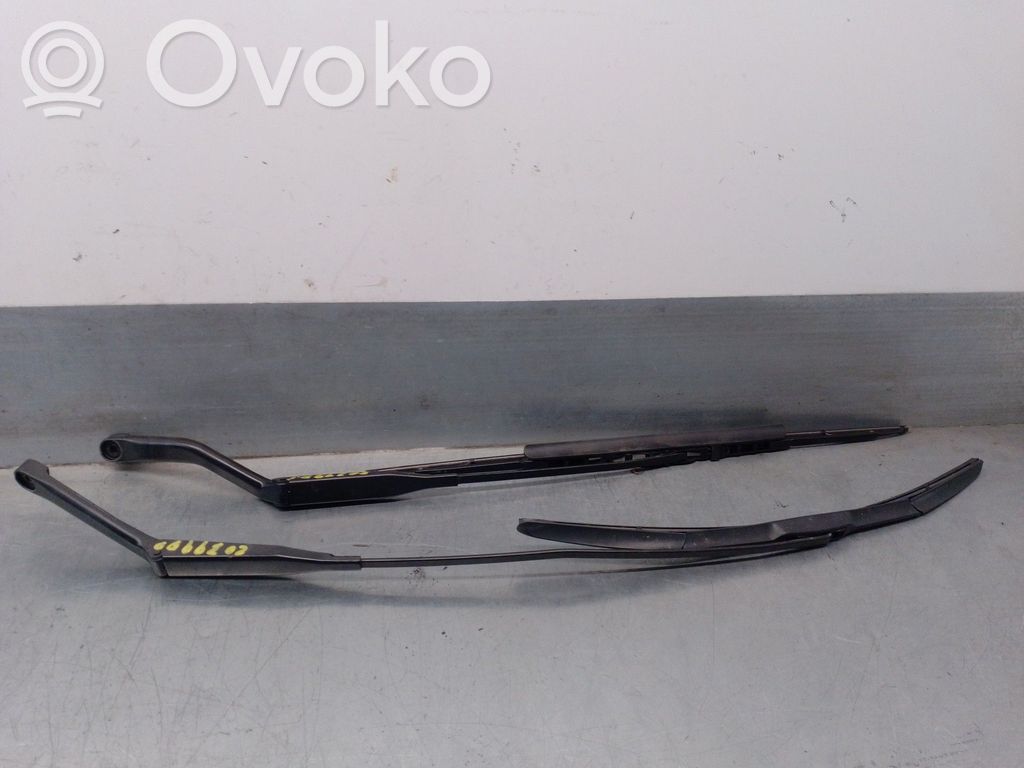 Opel Omega B2 Wischerarm vorne