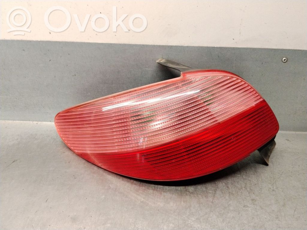 Peugeot 206 Lampă spate în caroserie 