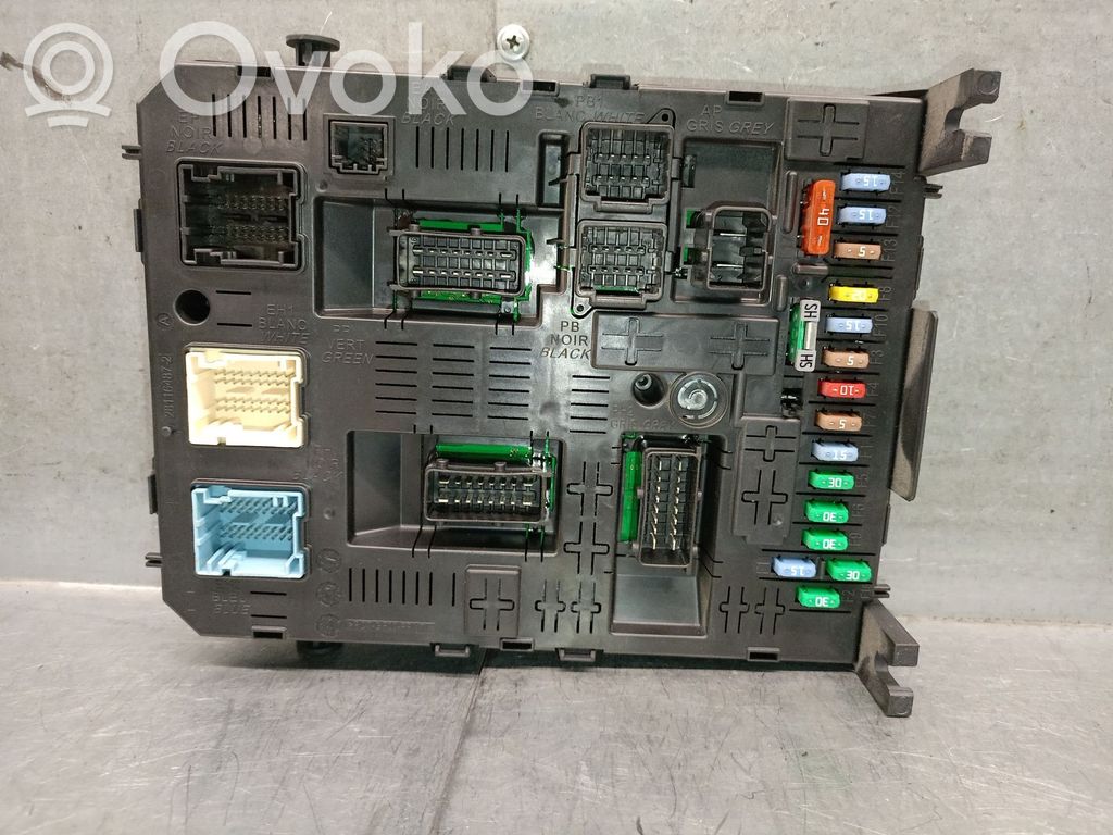 Citroen C4 I Picasso Fuse box set 