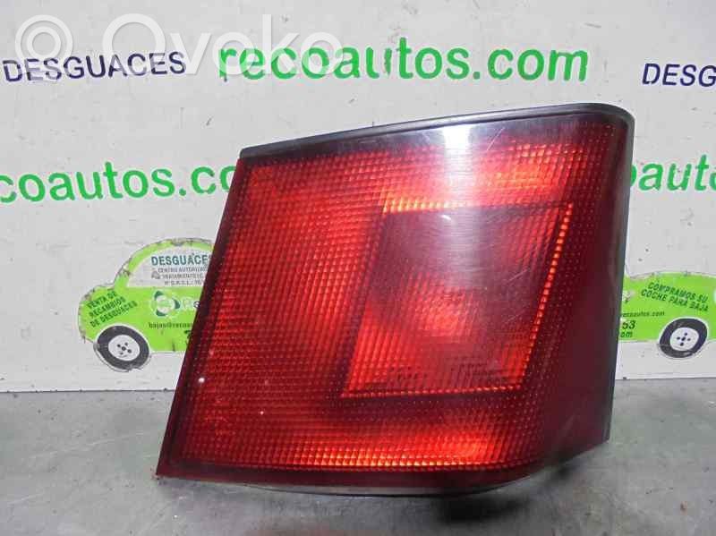 Mitsubishi Carisma Lampă spate în caroserie 