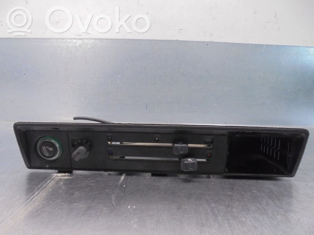 Volkswagen Polo II 86C 2F Air conditioner control unit module