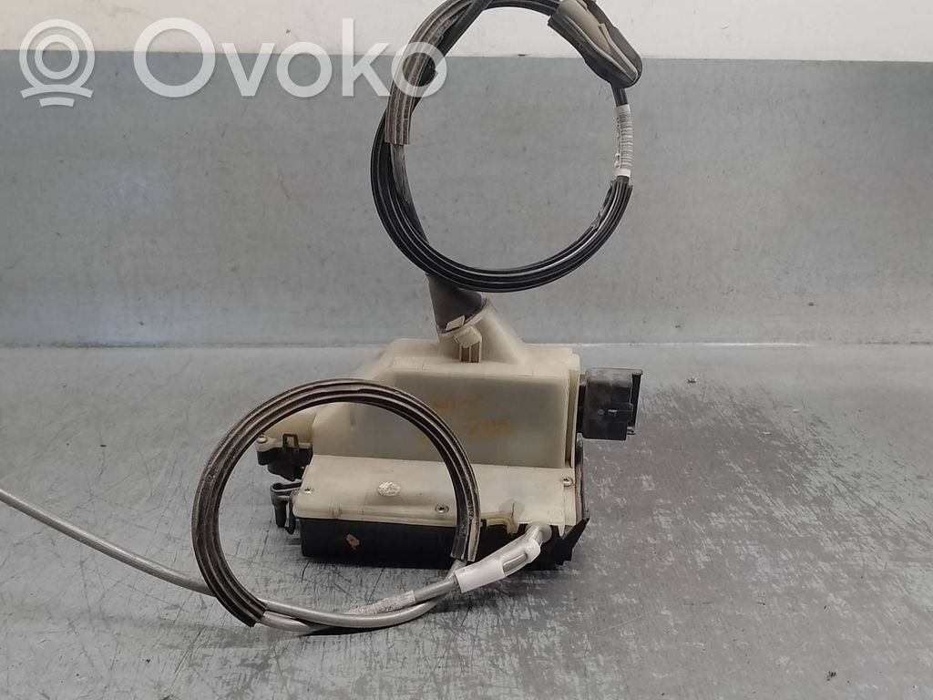 Citroen C4 Aircross Takaoven lukko 