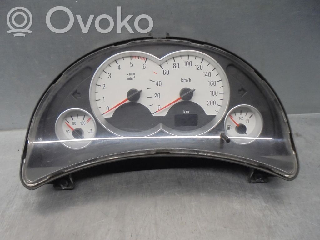 Opel Corsa C Geschwindigkeitsmesser Cockpit