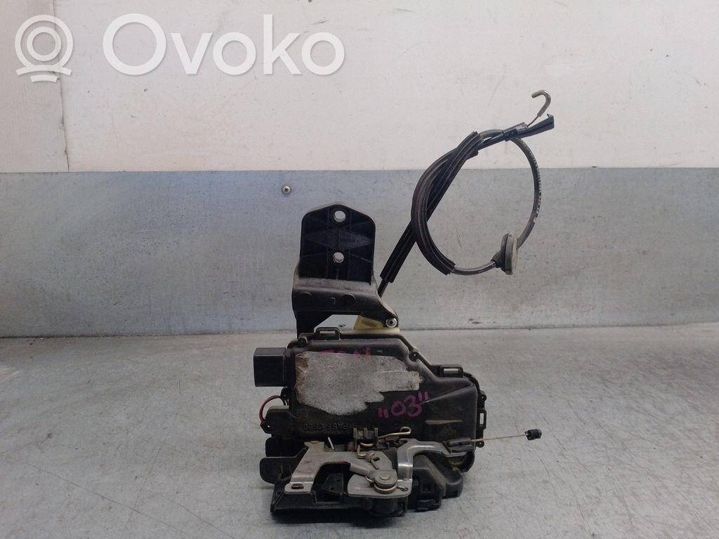 Volkswagen Passat Alltrack Zamek drzwi przednich 