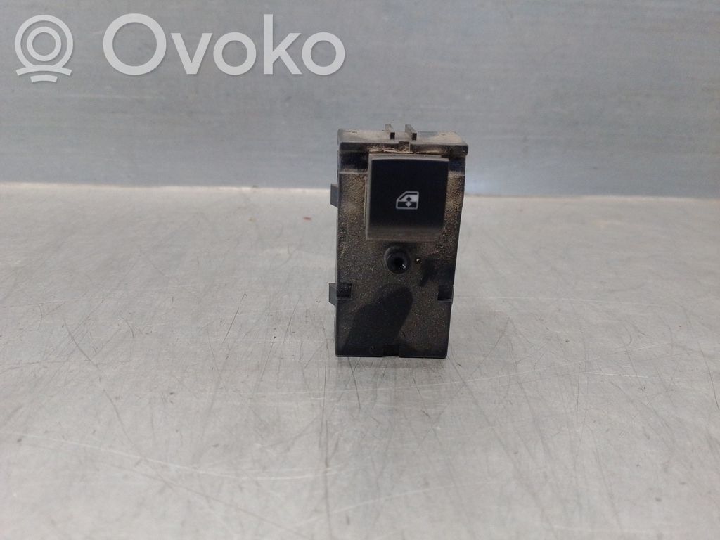 Opel Astra K Przyciski szyb 