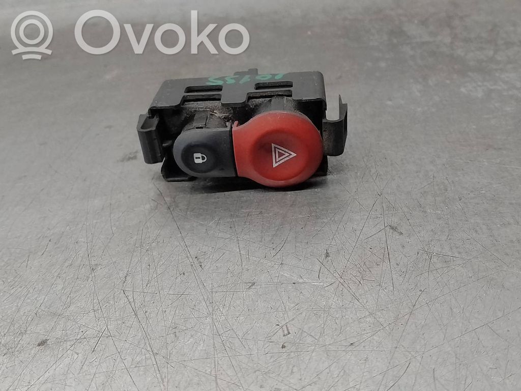 Renault Kangoo II Interruttore luci di emergenza