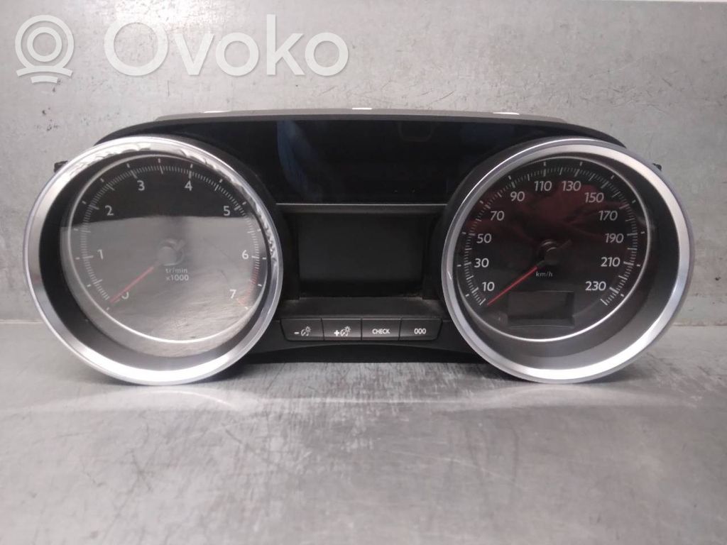 Peugeot 508 Geschwindigkeitsmesser Cockpit