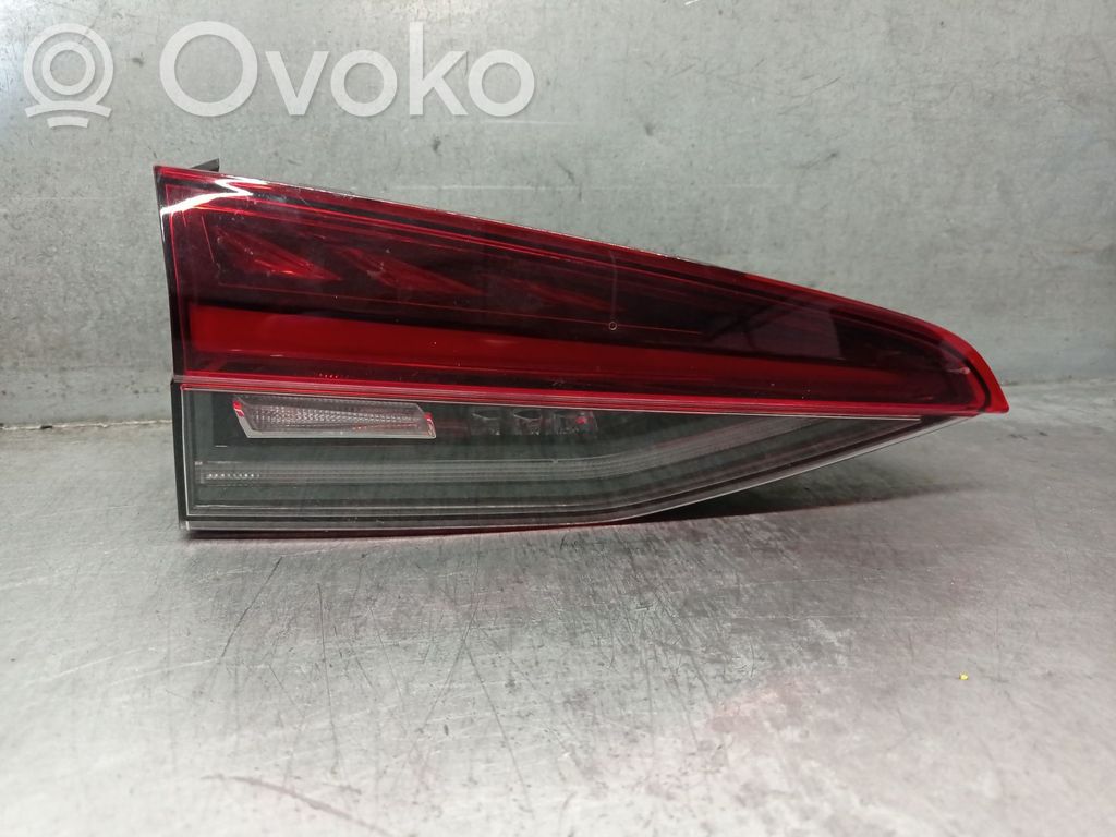 Skoda Octavia Mk4 Luz trasera/de freno 