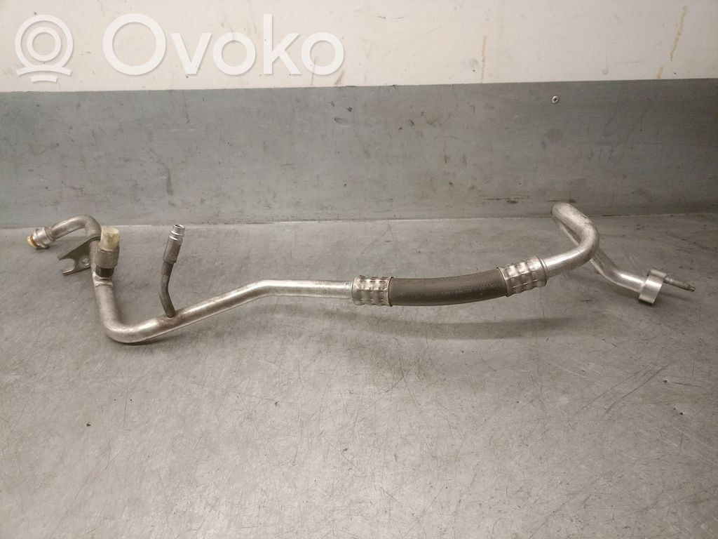 Ford Focus Ilmastointilaitteen putki (A/C) 