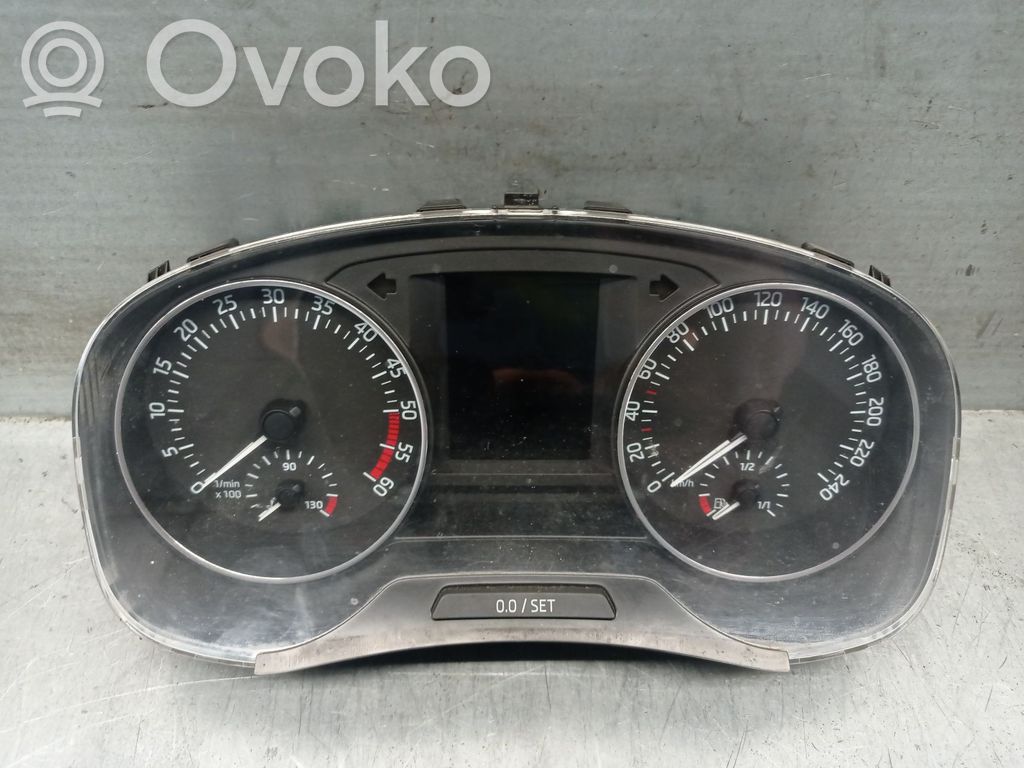 Skoda Rapid (NH) Geschwindigkeitsmesser Cockpit
