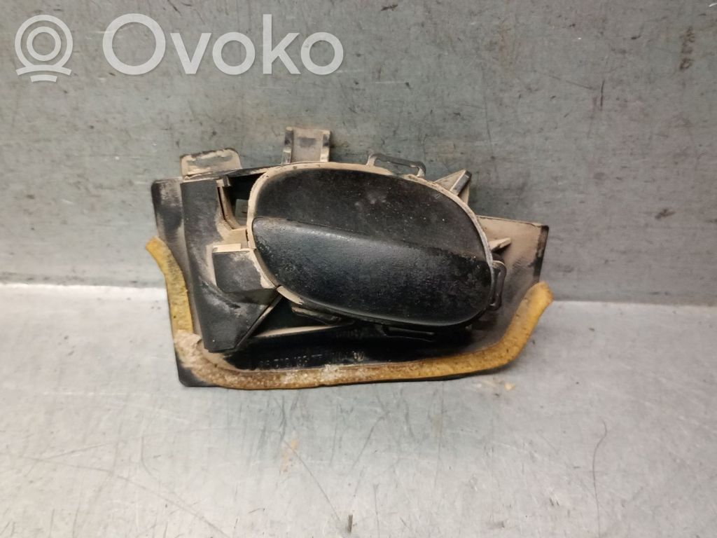 Peugeot 206 Poignée inférieure de porte avant 