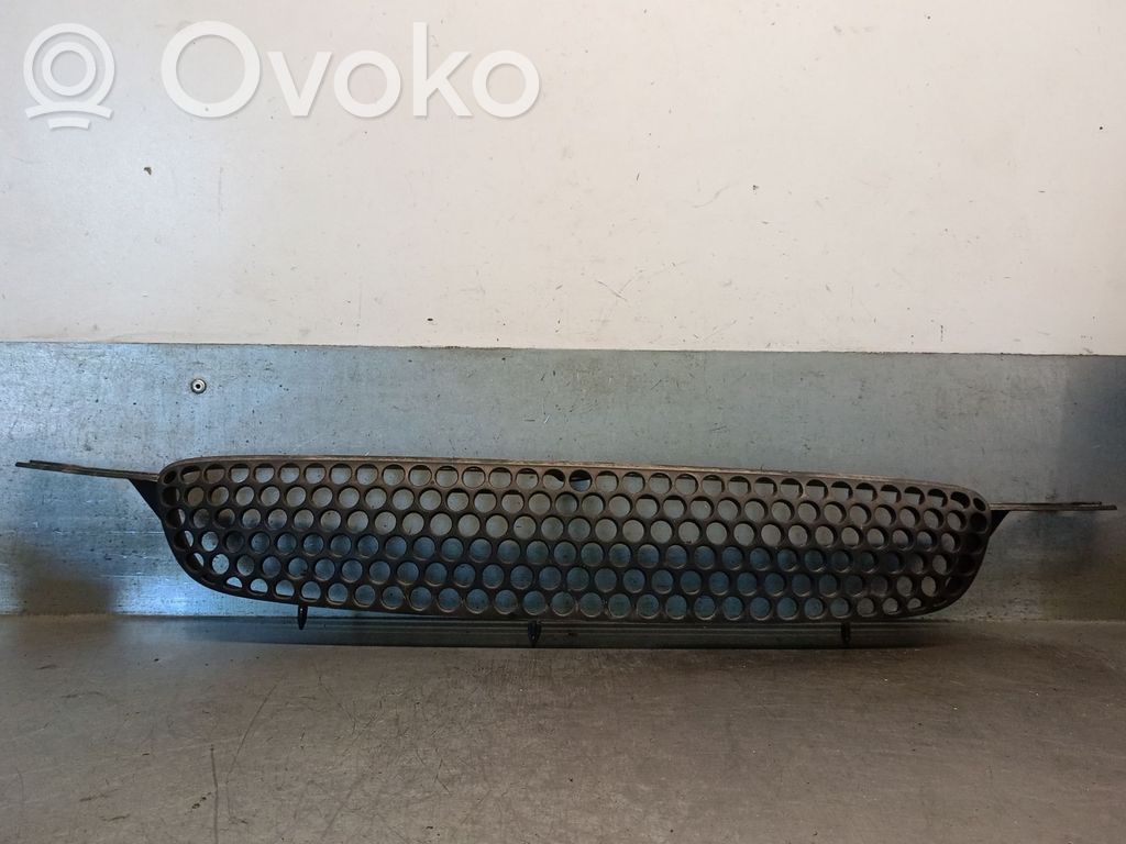 Toyota Corolla E110 Kühlergrill