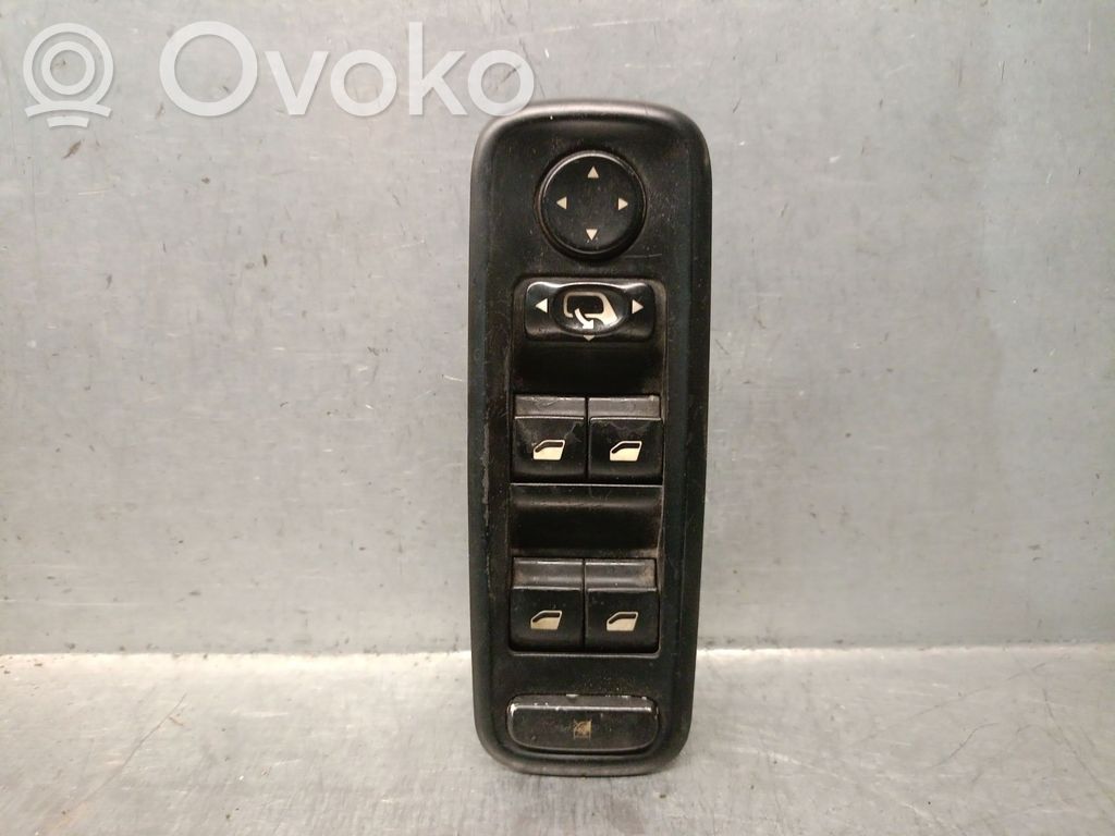 Peugeot 807 Electric window control switch 