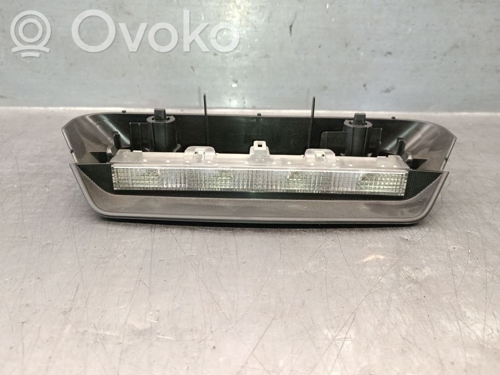 Toyota Yaris Troisième feu stop 
