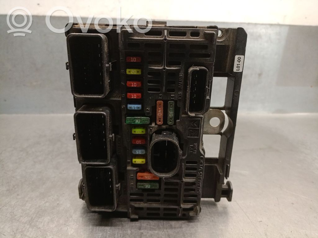 Peugeot 407 Juego de caja de fusibles 