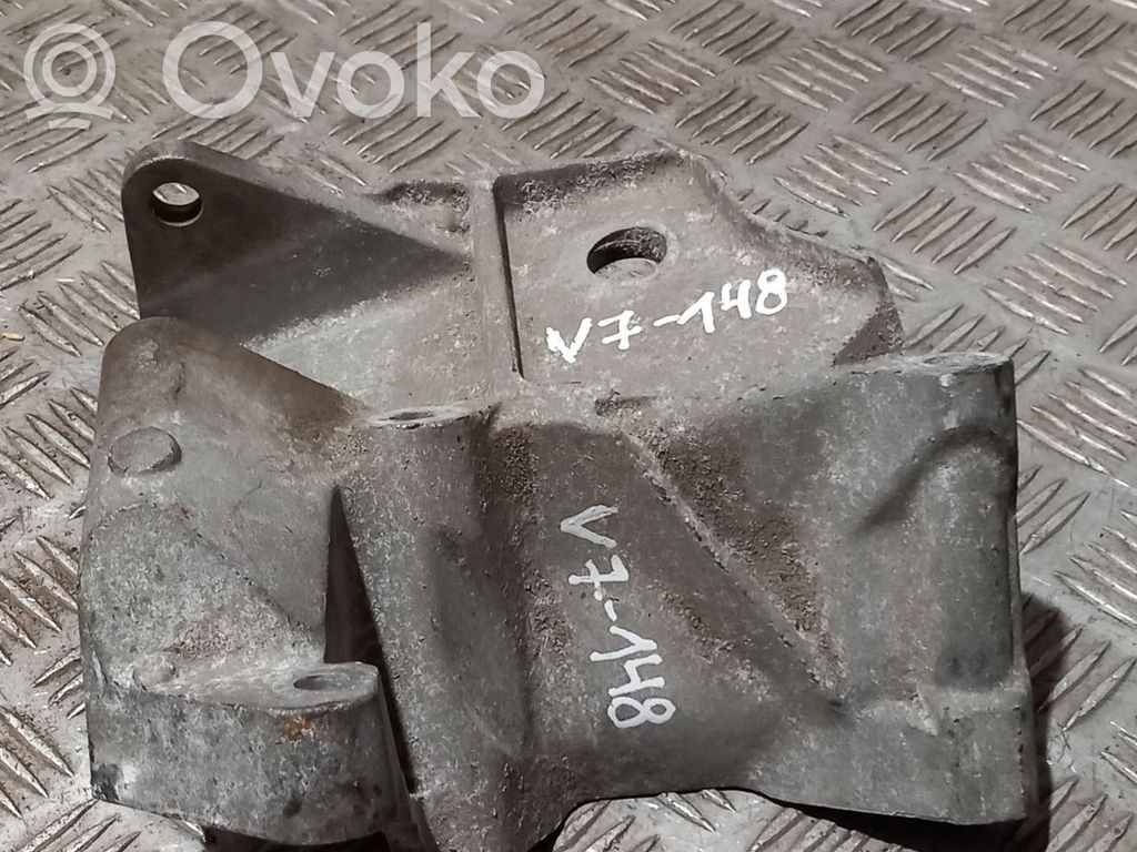 Engine mount bracket   30793311,30793311,V7148