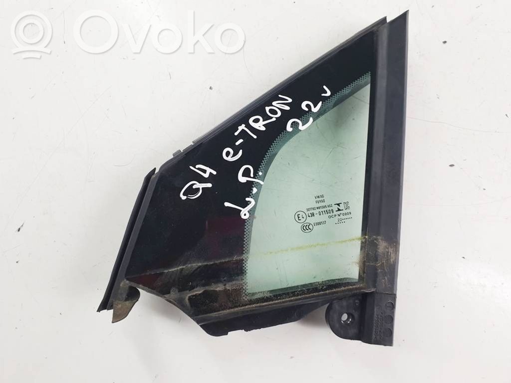 Szyba drzwi przednich   43R011509,E000137,DOT72RM61385AS2