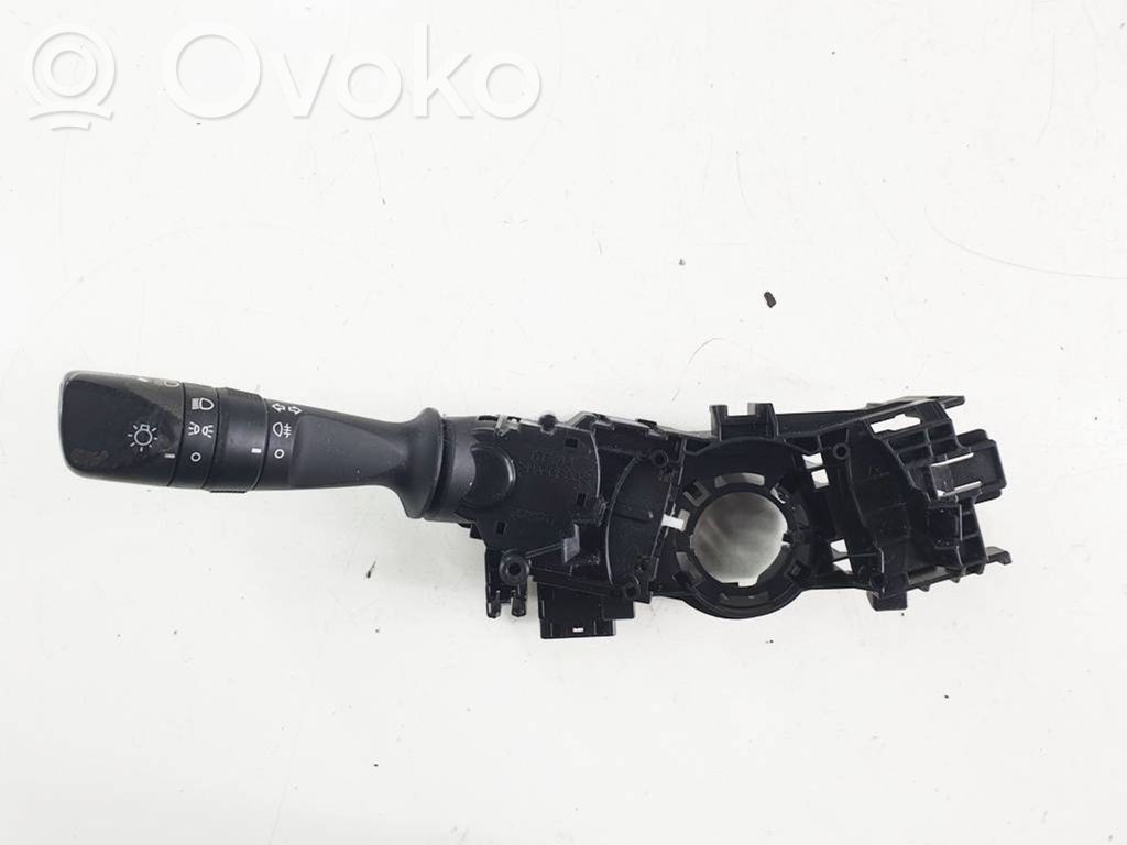 Toyota RAV 4 (XA40) Interruptor de luz 
