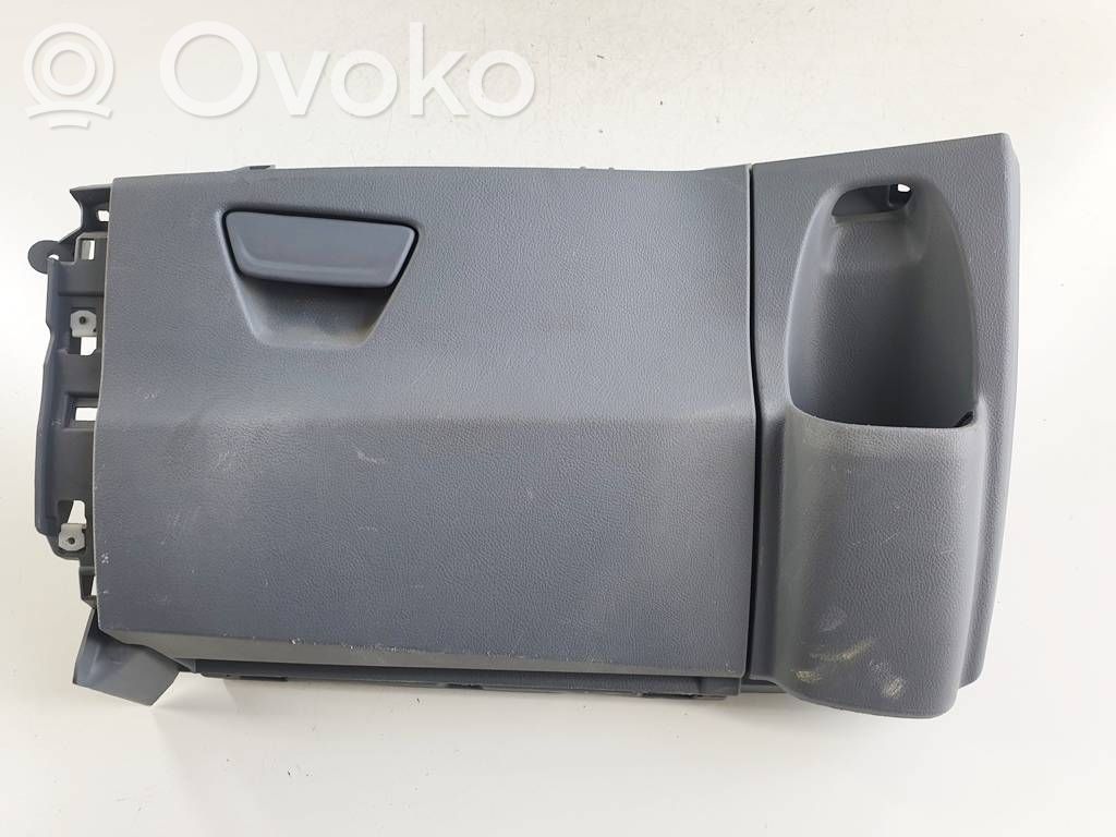 Schowek deski rozdzielczej   301121070509