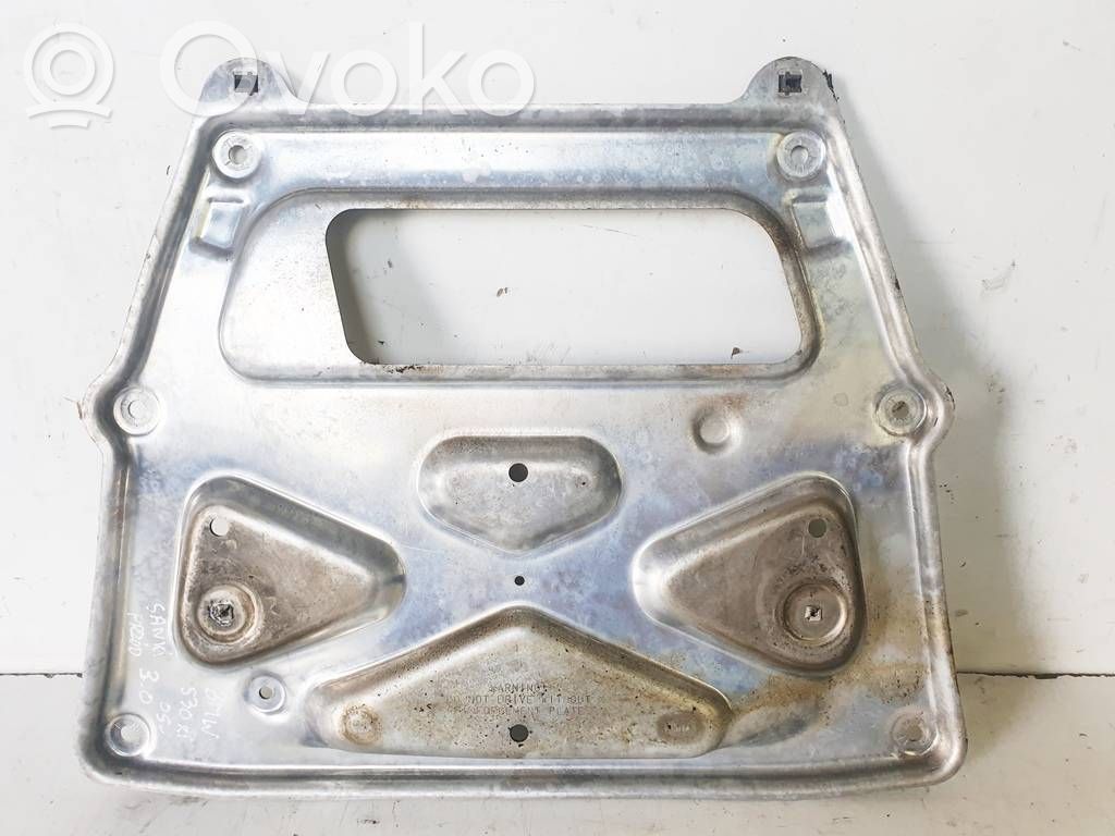 BMW 5 E60 E61 Variklio dugno apsauga 