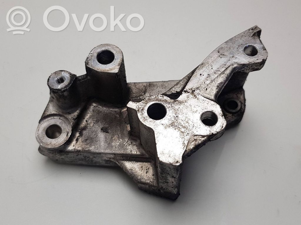 Engine mounting bracket   200474,200421,200423,200432,200433,200434,200441,200459,2004J5,96054002
