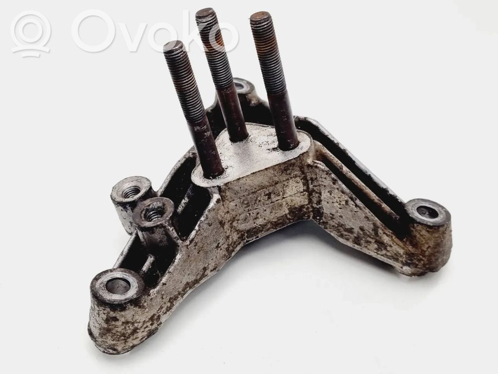 Volvo S40, V40 Gearbox mounting bracket 