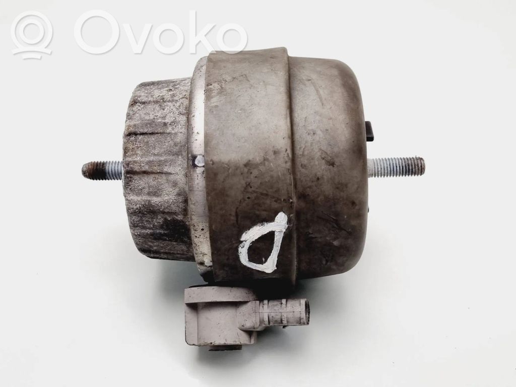 Audi A6 S6 C6 4F Engine mount bracket 