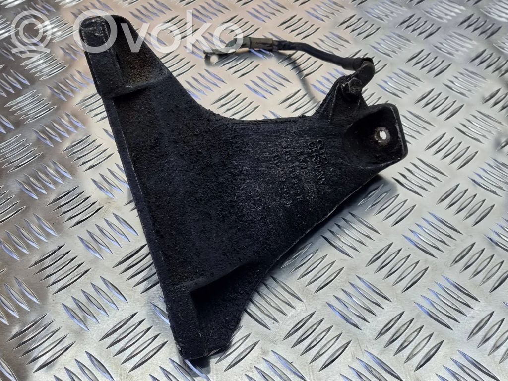 Volkswagen PASSAT B5 Engine mounting bracket 