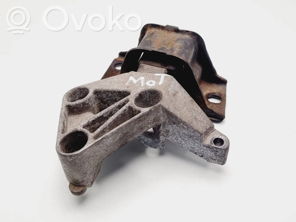 Nissan Almera N16 Engine mount bracket 