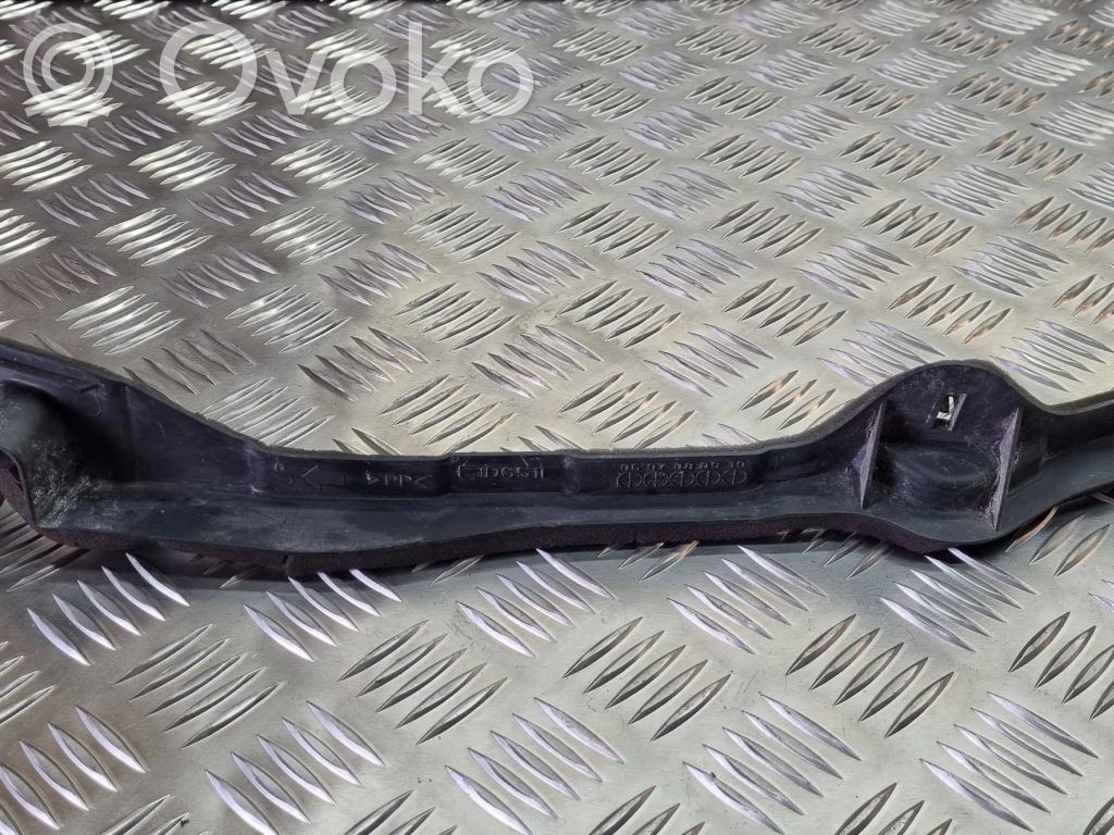 Mazda 2 Кромка крыла 