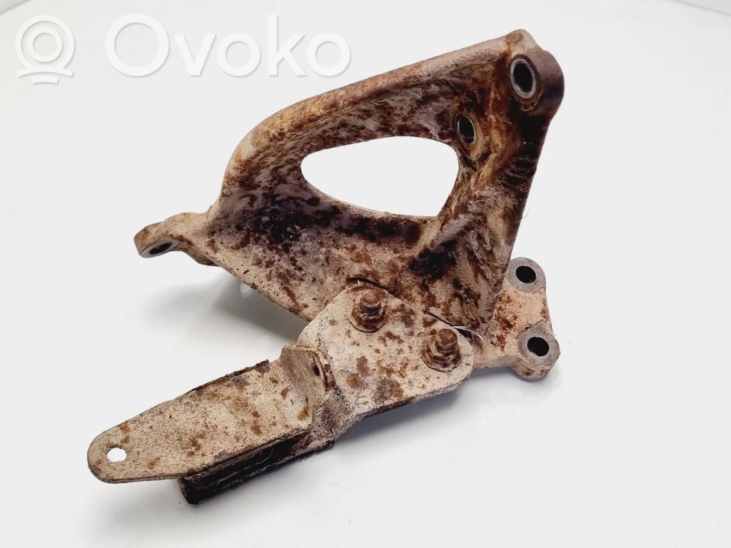 Subaru Justy Pavarų dėžės tvirtinimo kronšteinas 
