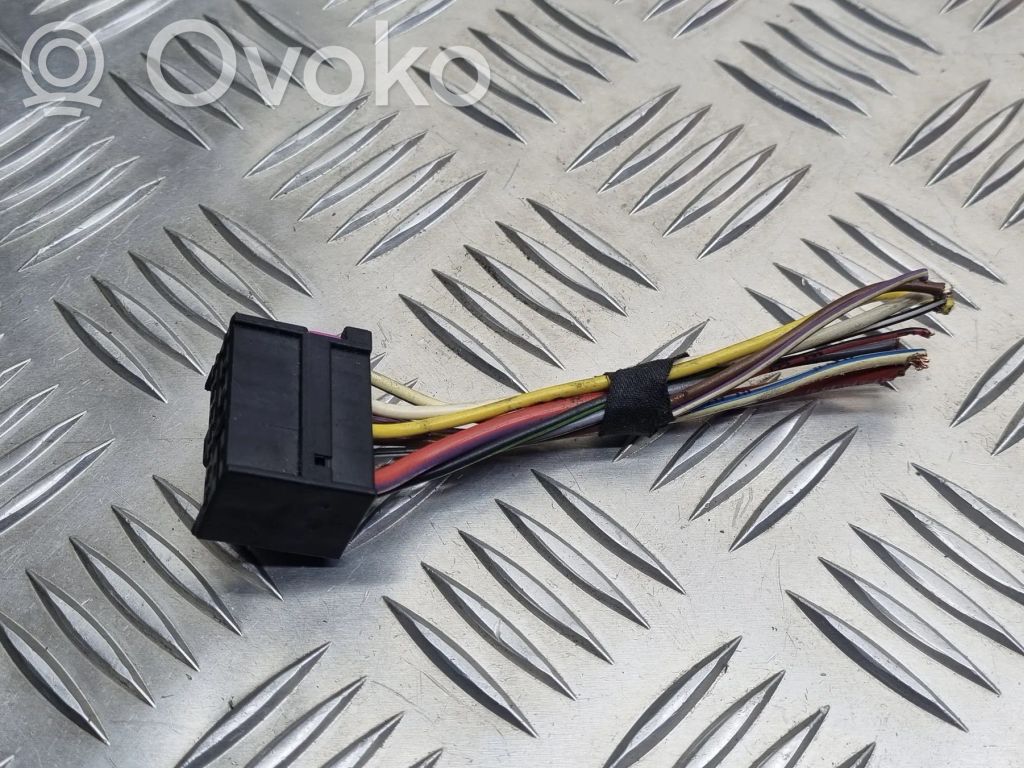 Volkswagen Caddy Silniczek / Siłownik zamka centralnego 