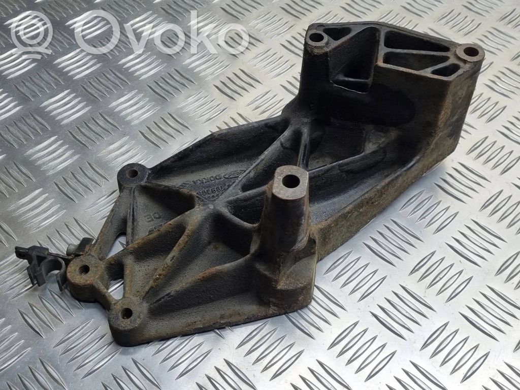 Seat Alhambra (Mk1) Engine mounting bracket 