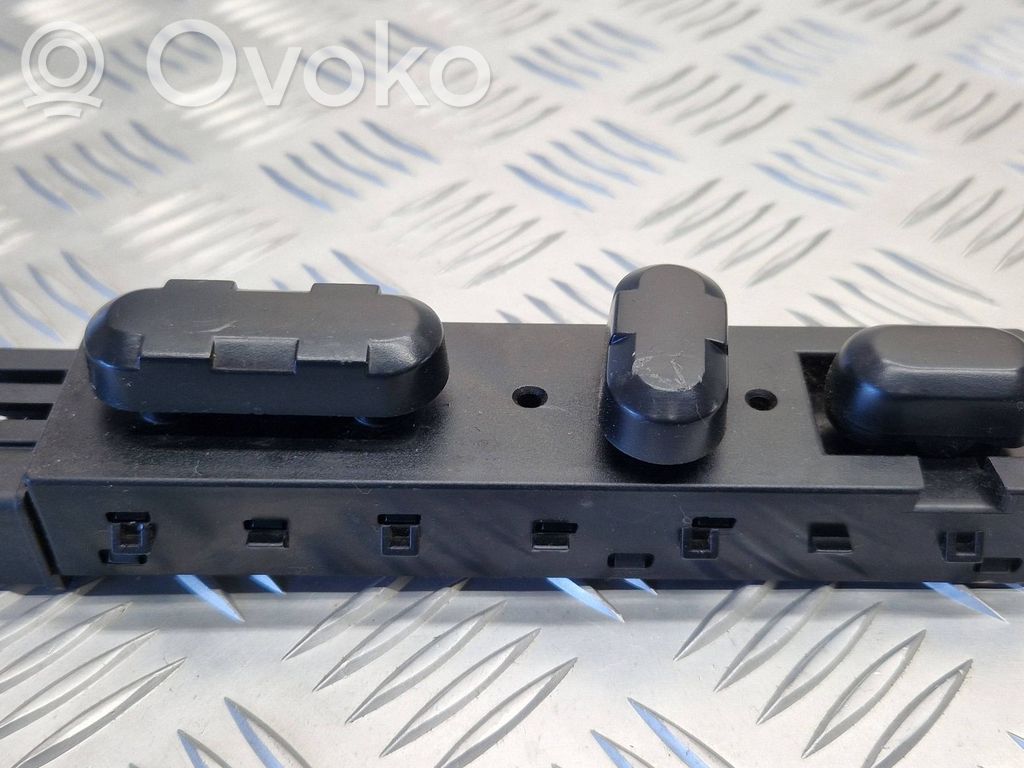 Ford Explorer Seat control switch 