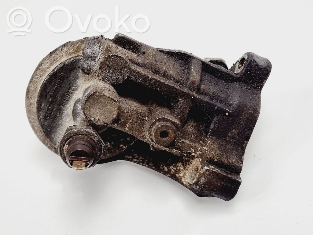 Audi 80 90 B3 Mocowanie / uchwyt filtra oleju 