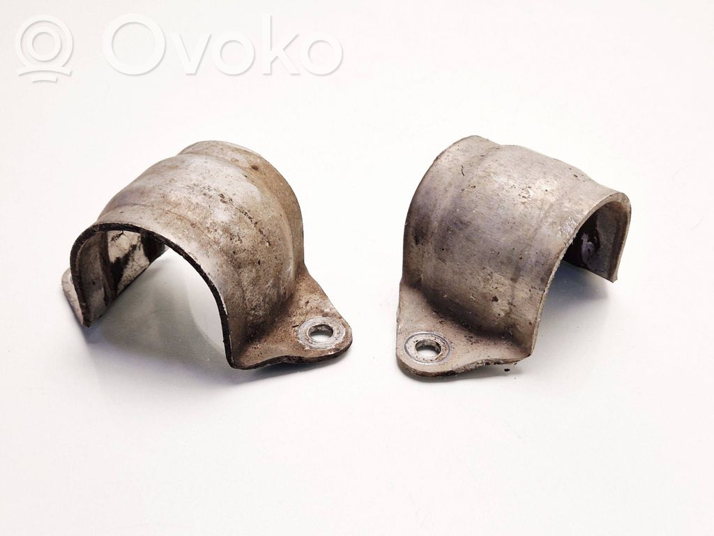 Sway bar bush bracket, front